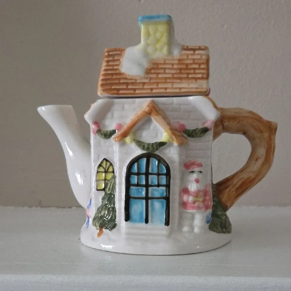 Charming Cottage Teapot